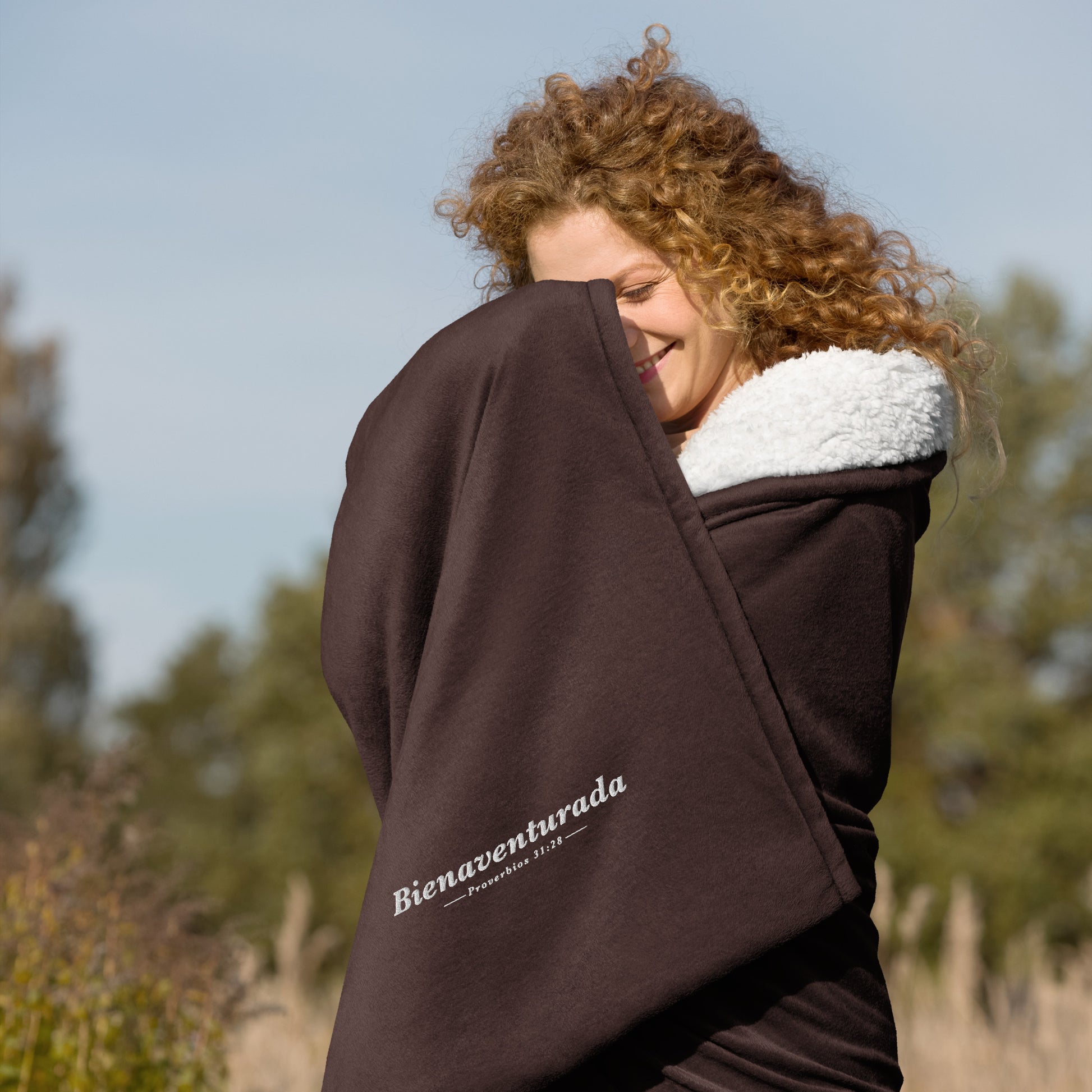 "Bienaventurada" - Bordado - Premium Sherpa Blanket