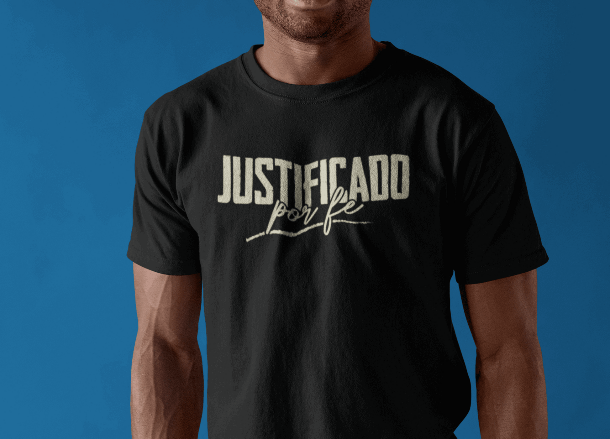 Justificado por Fe Camisa Cristiana - Joe Camilo Designs