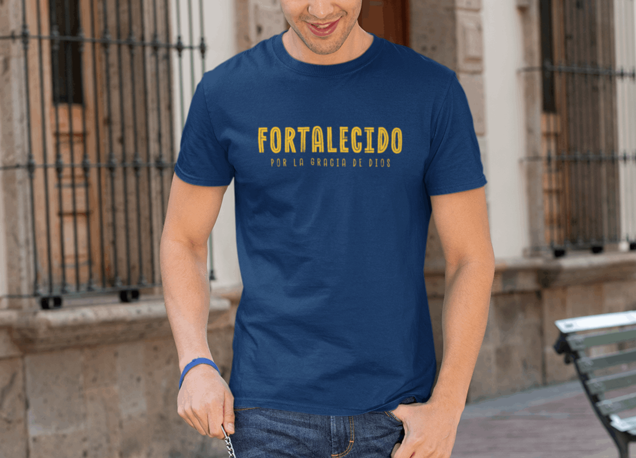 Fortalecido por la Gracia de Dios Camisa Cristiana - Joe Camilo Designs